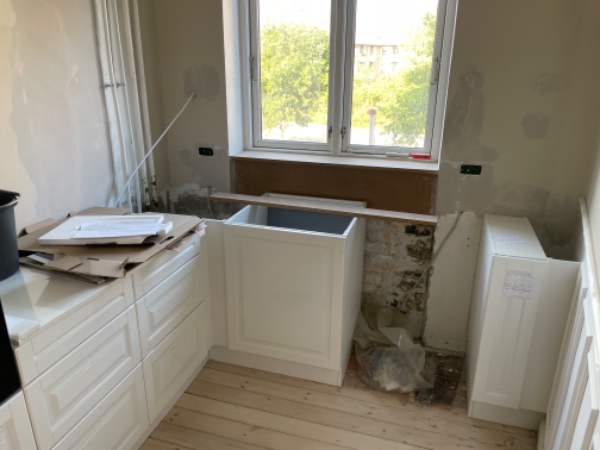 Opmåling og montering af bordplade