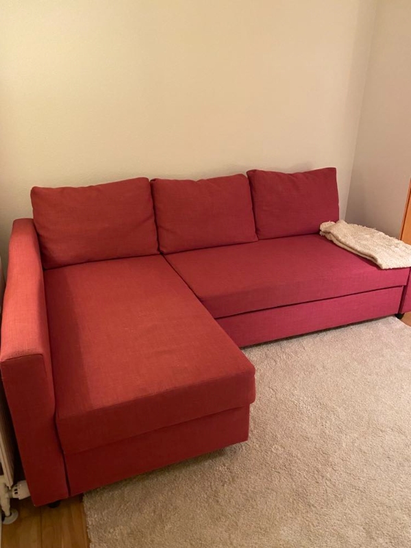 transport af sovesofa til genbrugspladsen Hillerød + nedbæring fra første sal