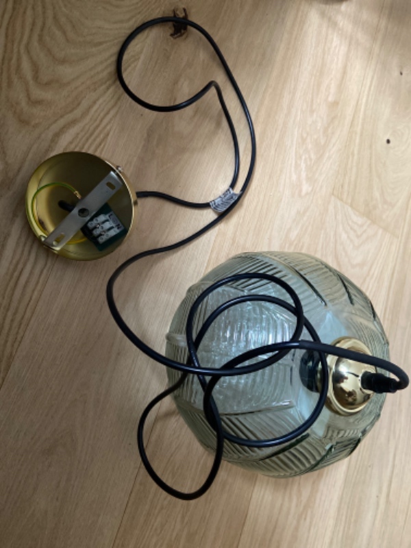 Afkorte ledning og installere 3 loftslamper