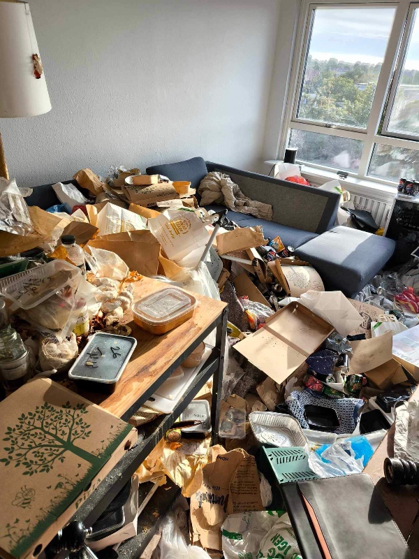 Tømming af meget beskidt lejlighed 46 kvm 2 vørselser