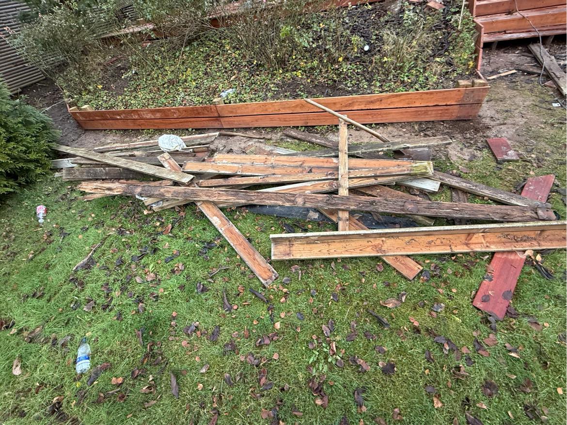 Bortskaffelse samt oprydning af træ