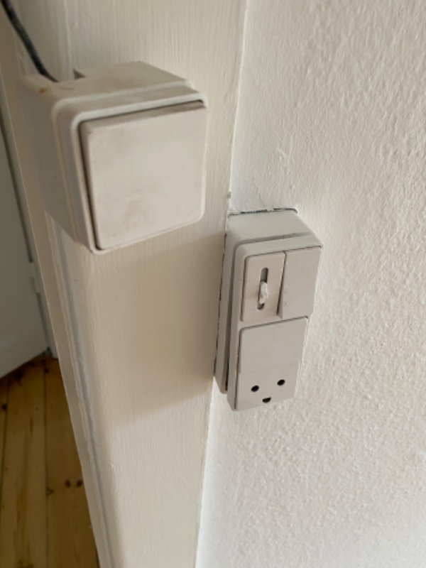 Lyskontakt skiftes og kontakter fastgøres