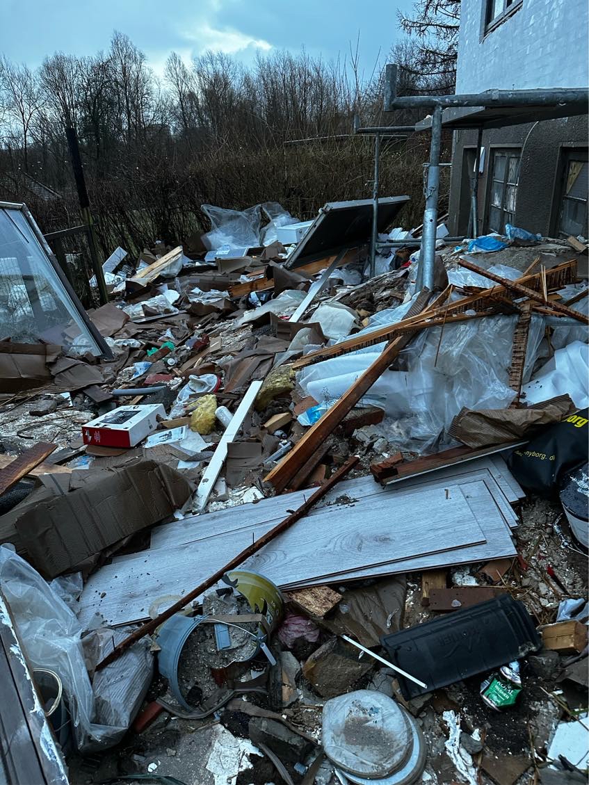 Afhentning af renoverings og byggeaffald