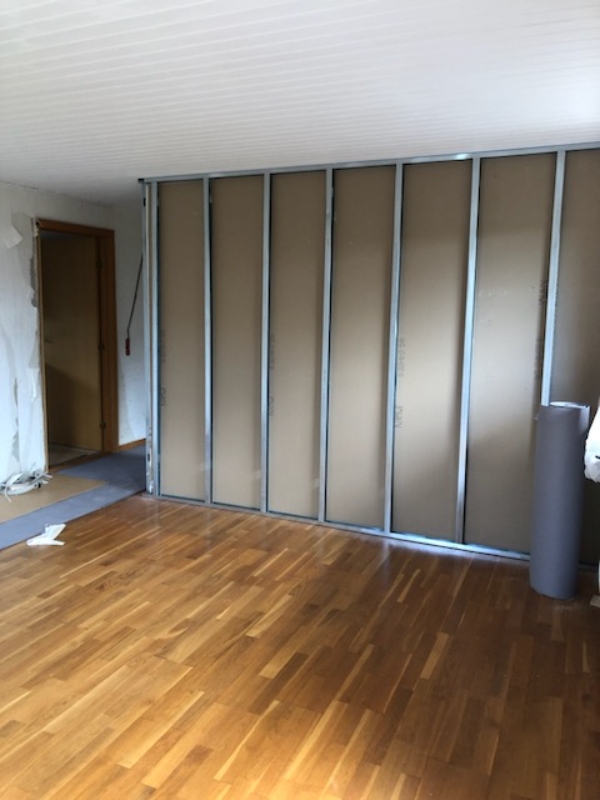 Spartling af stue og gips vægge til værelse