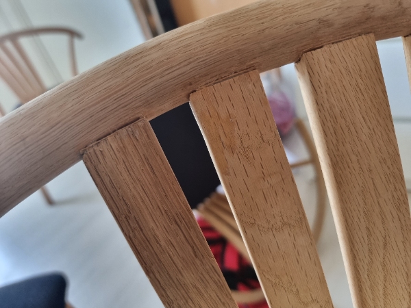 Restaurering af egetræs spisestole