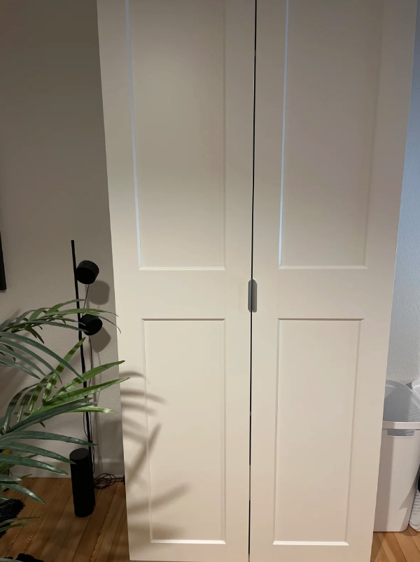 Hjelp til at flytte skab