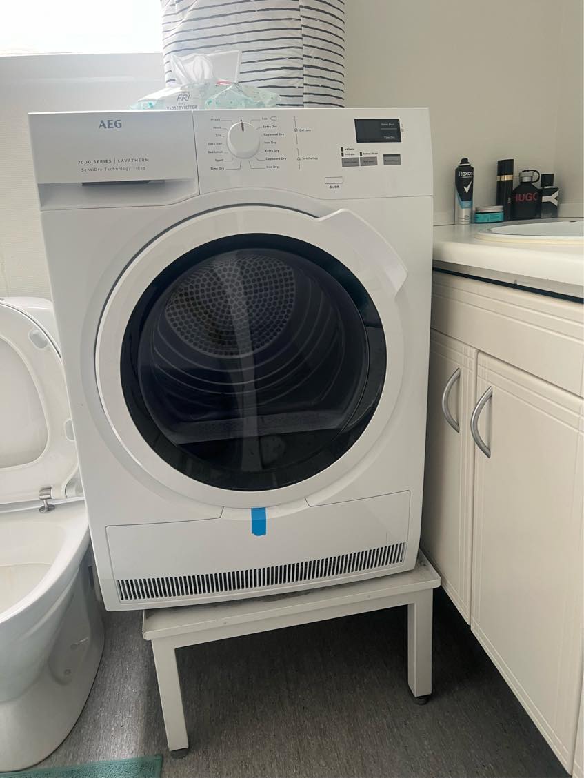 Hjælp til at flytte få ting. Vaskemaskine+tørretumbler