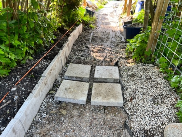 Havesti fliser og kantsten