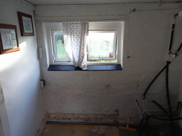 Tiles and setting up ikea plade/cupboard