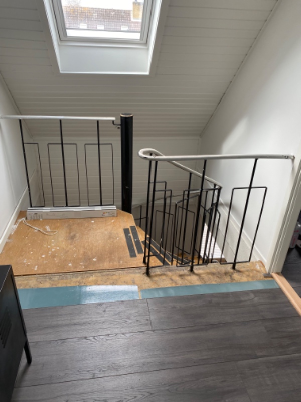 Renovering af spindeltrappe. Stål og trin af træ