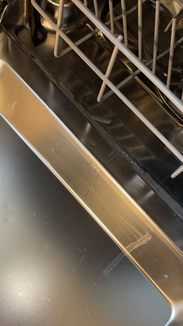 Udskiftning af bundliste i opvaskemaskine