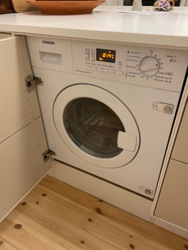 Vaskemaskine lækker vand + radiatorer reagerer ikke