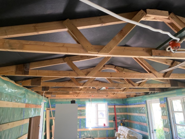 Trække elkabler i kolonihavehus