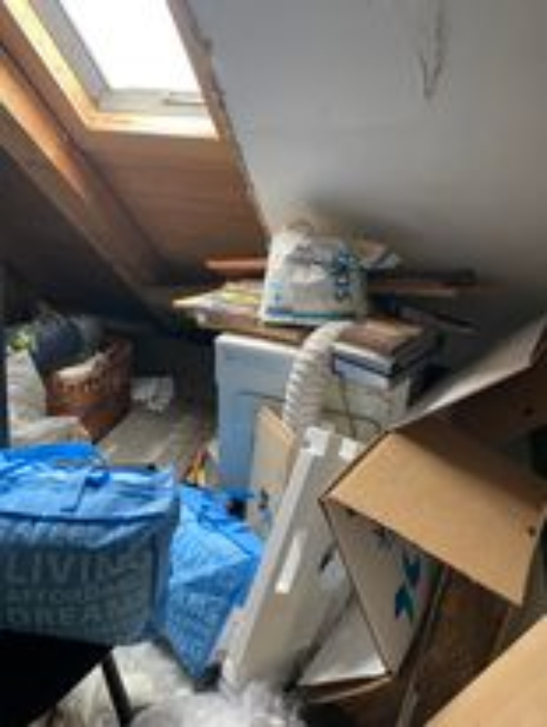 Flytte gammel tørretumpler + lidt andet fra 5 sal til genbrugstationen