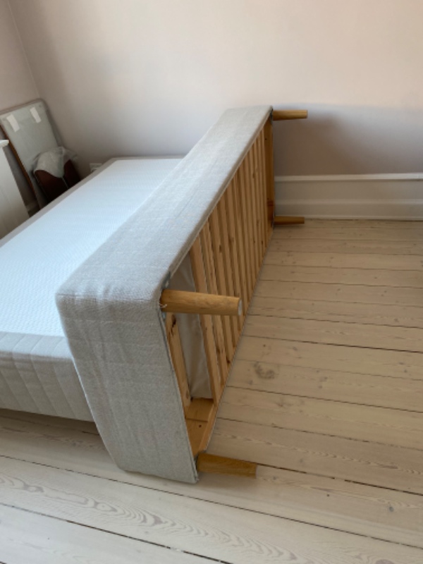 Bortskaffelse af 2 Boksmadresser