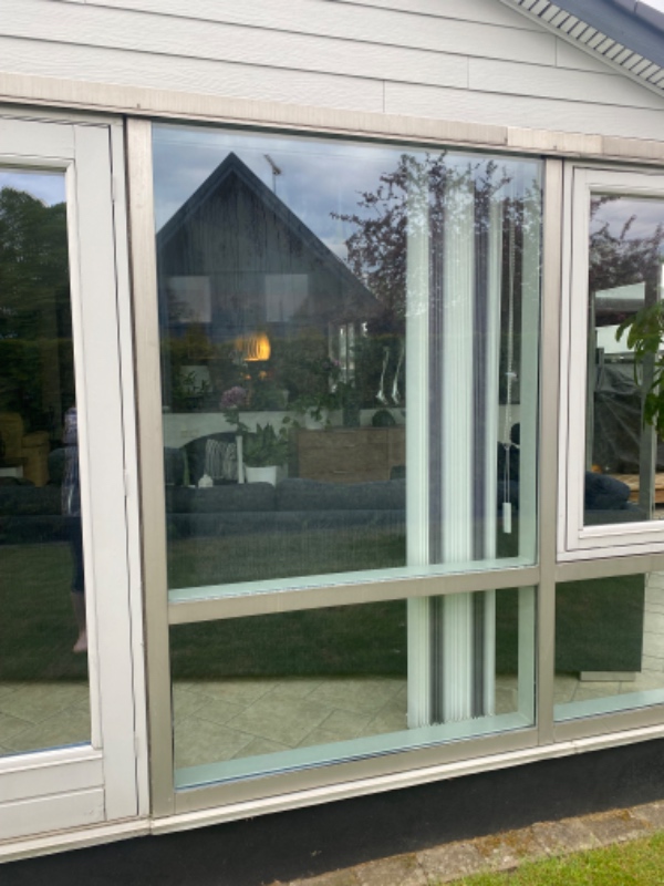 Skifter punkteret rude