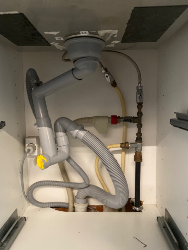 Ordne løs vandlås under køkkenvask Ikea køkken