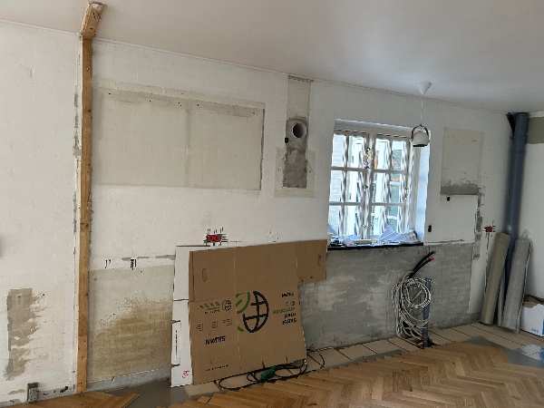 Pudsning af køkkenvæg.10 kvm