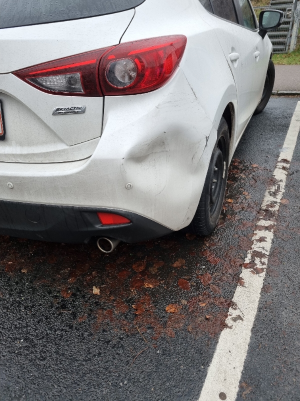 Udbedring af bule I plastskærm, evt lakering