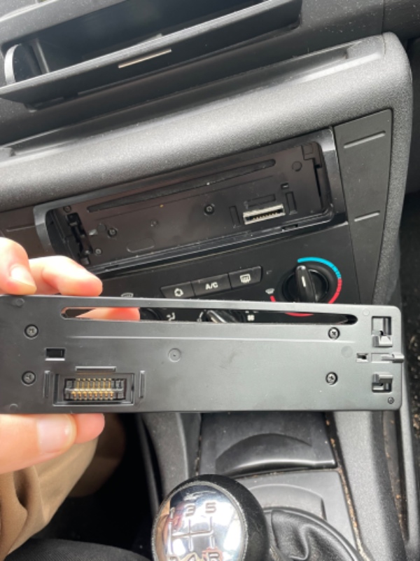 Reparation af bil radio