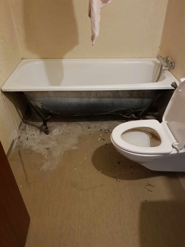 Fjernelse af badekar