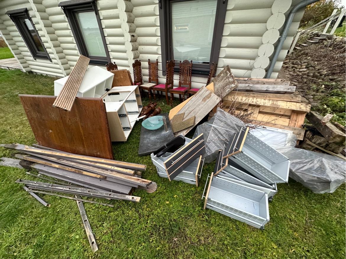 Hjælp med at køre diverse på genbrugsstationen