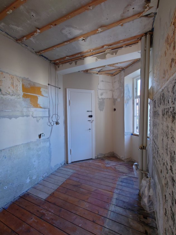 oppusning af væg, rillefræsning, hul skal lukkes