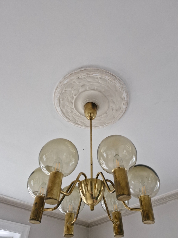 Rensning af stuk, maling af loft.