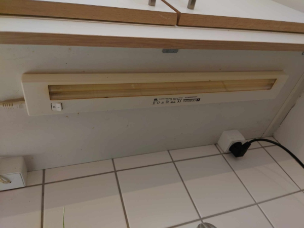 Opsætning IKEA LED-lyslister under 2 underskabe