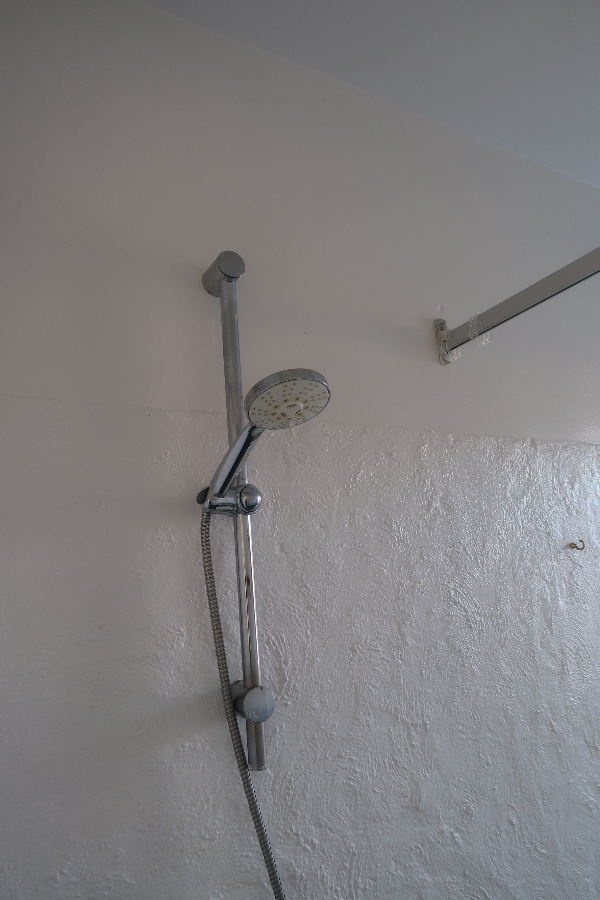 Spartling/glatning af badeværelsesvægge