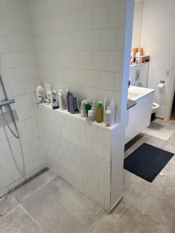 Mure ny skillevæg badeværelse