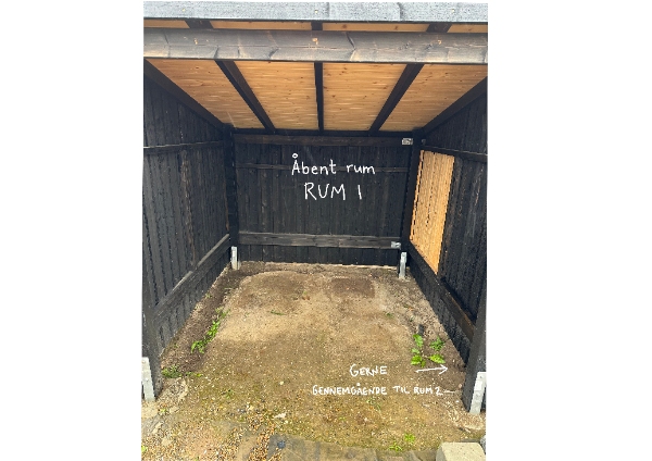 Flisebelægning i skur og forside