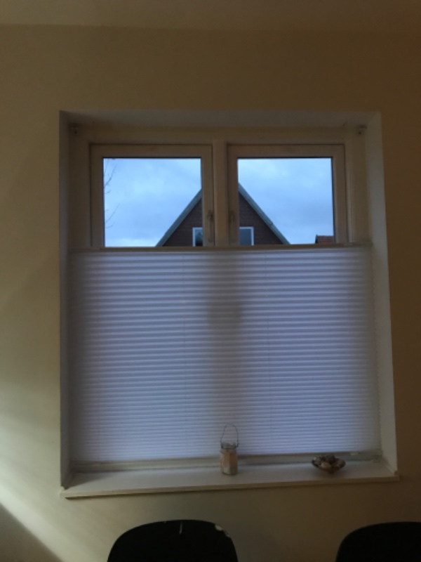 Montering af 2 plissegardiner fra Jysk