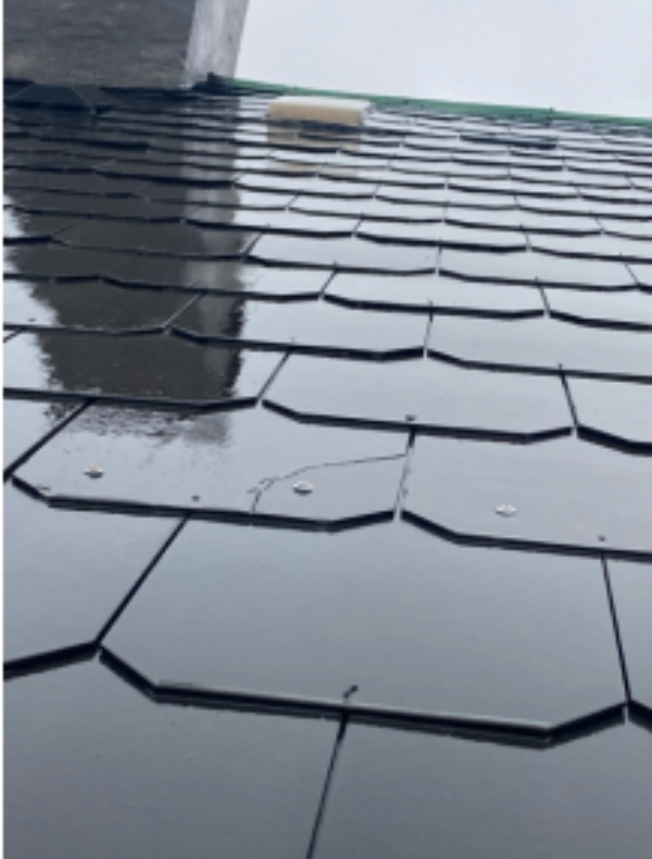 Reperation/udskift af ødelagte og løse skiffer.