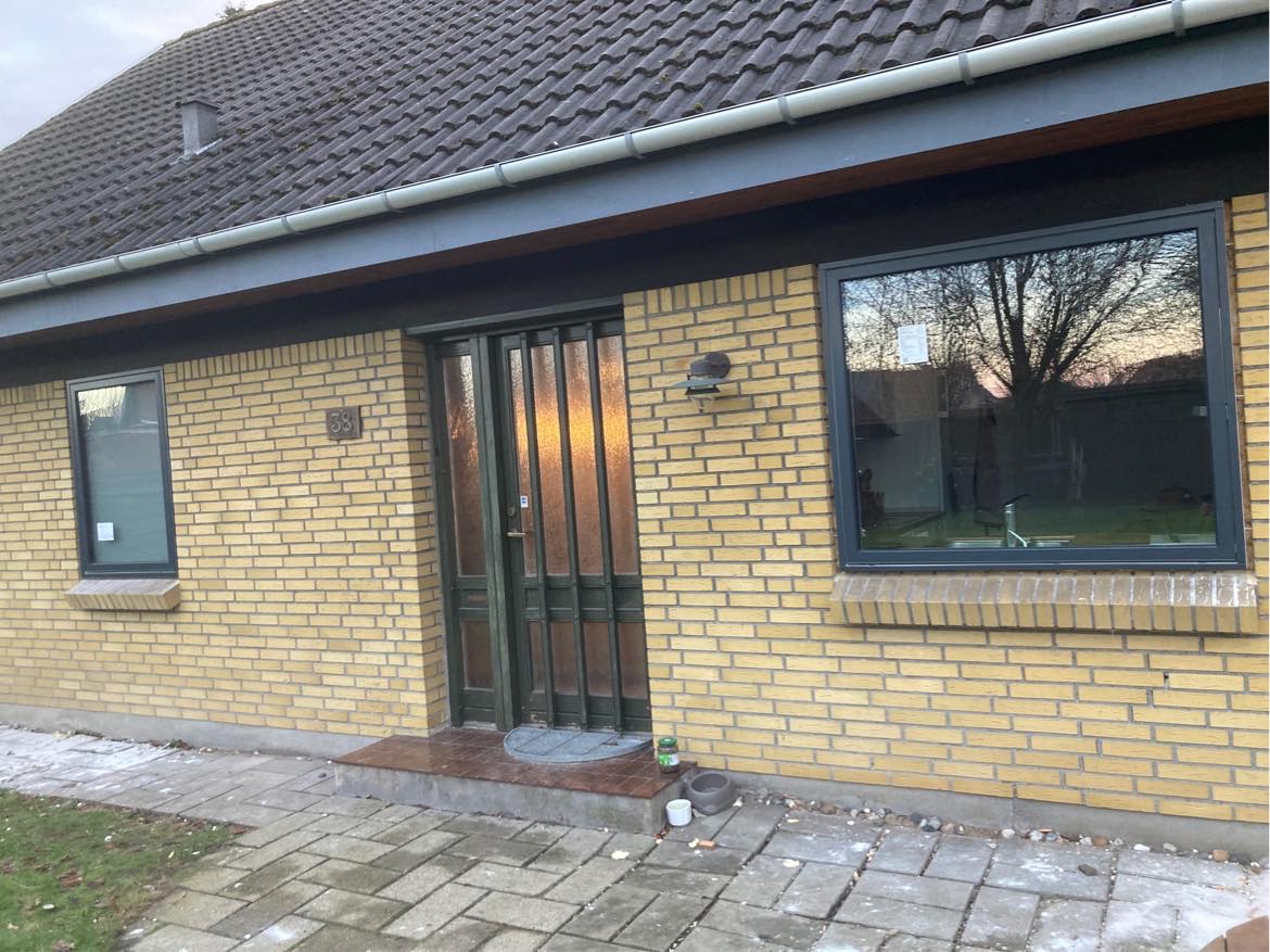 Fugning af 10 stk nyisatte vinduer Odense