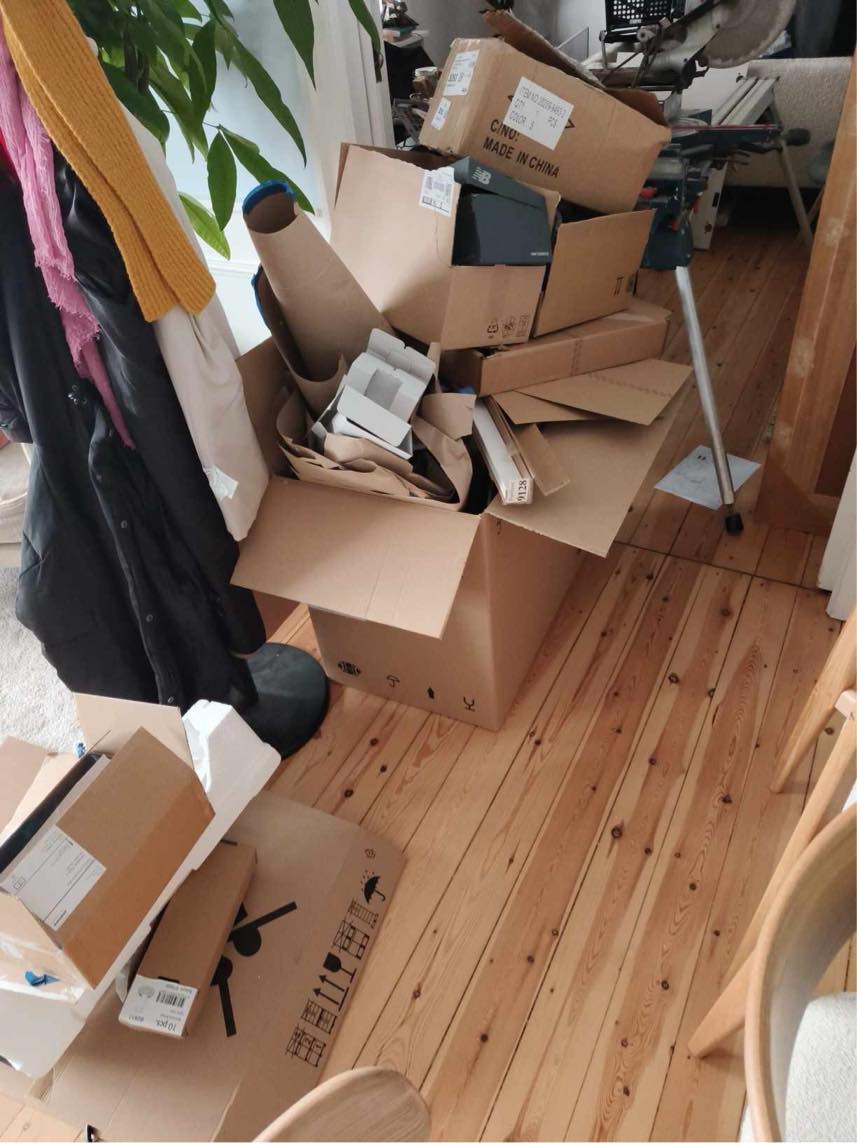 Bortskæffelse af pap og lidt træ