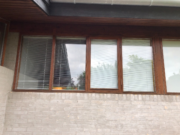 slibning af vinduer inden isætning af nyt glas