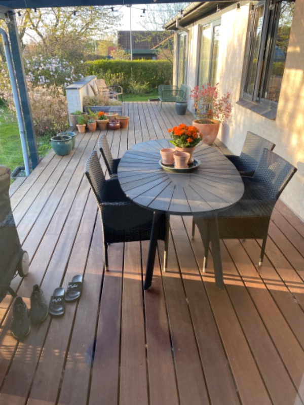 Rensning af træterrasse