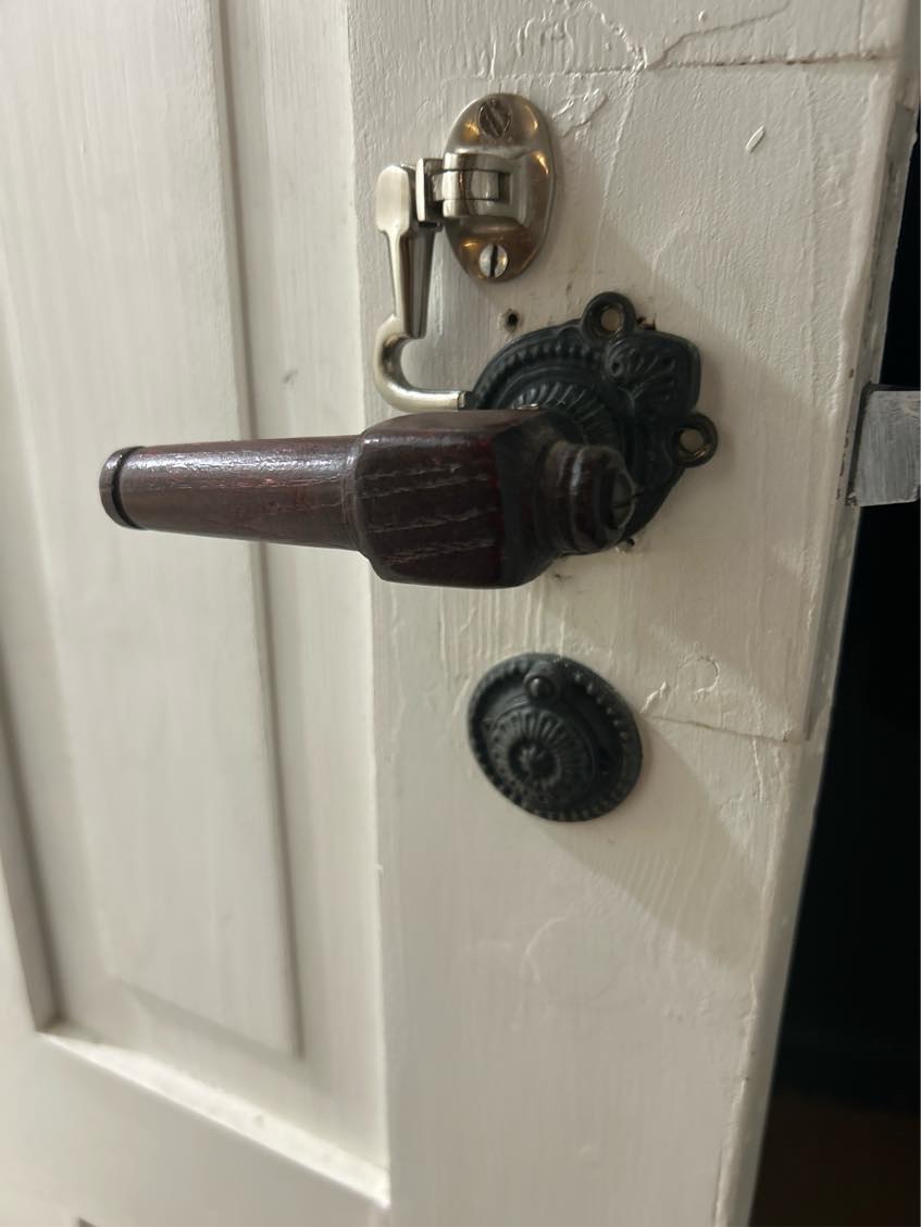 I need someone to fix these 2 handles