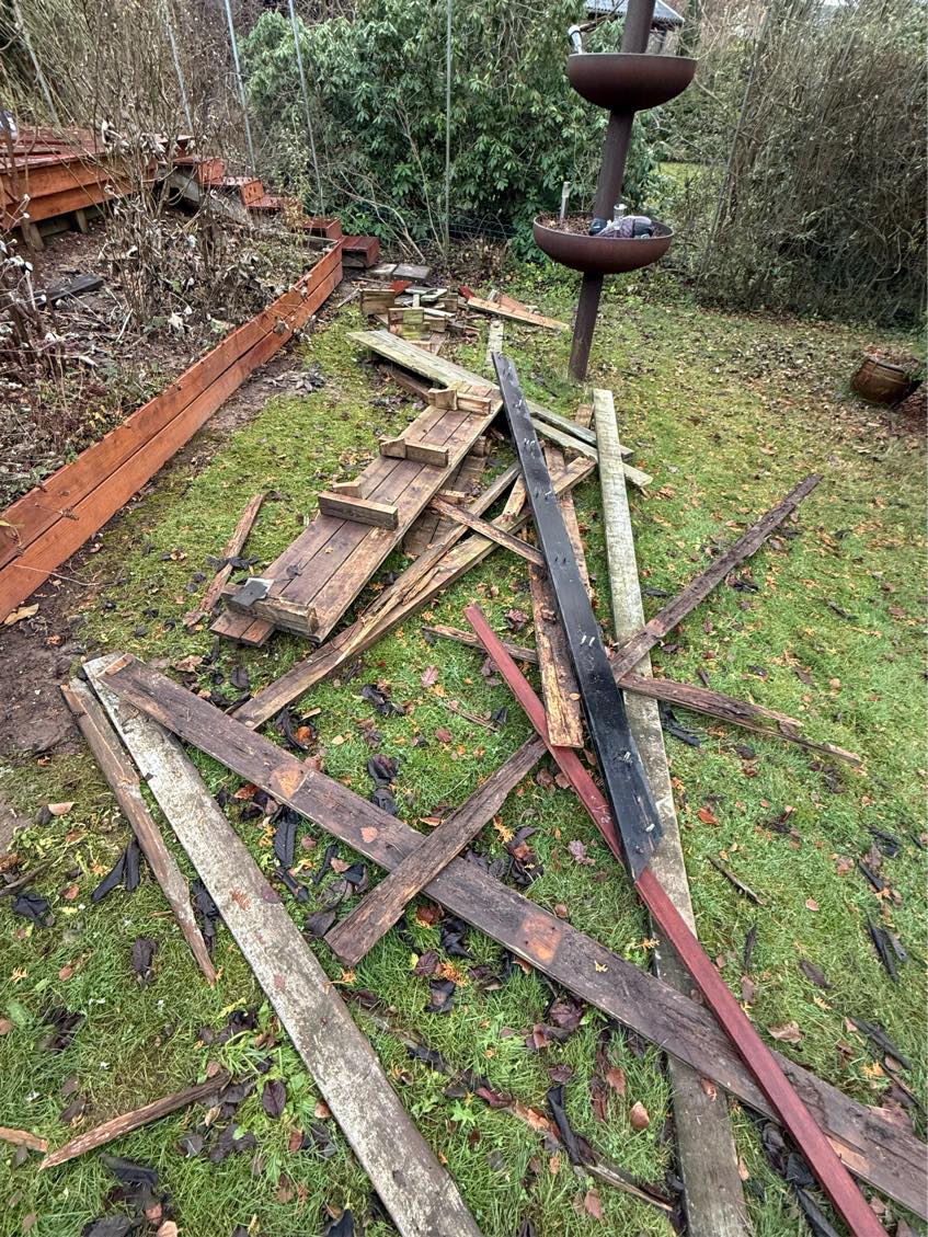 Bortskaffelse samt oprydning af træ