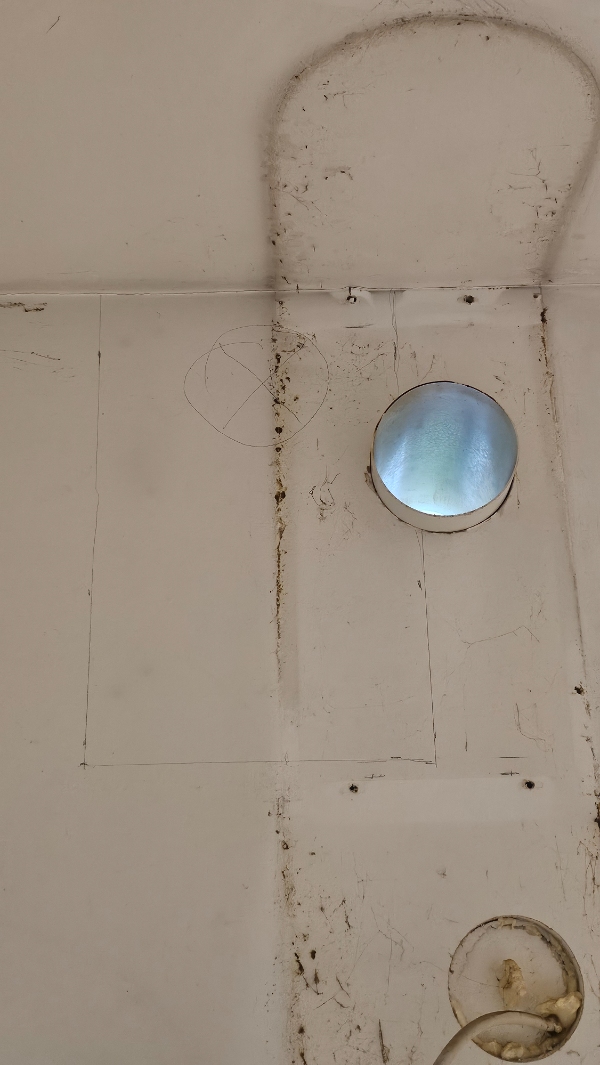 Boring af hul til aftræk til emhætte