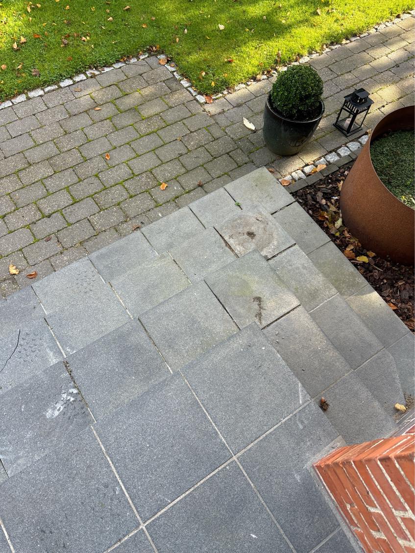 Reparation af muret trappe til hus