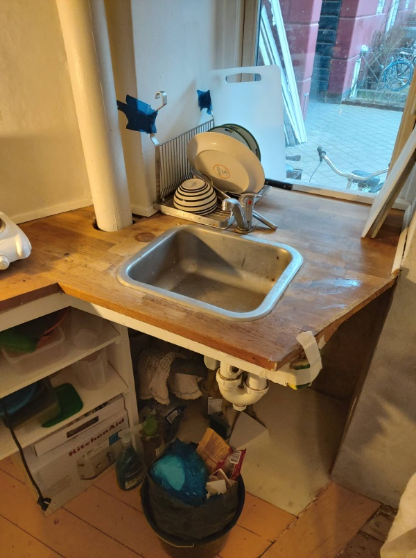 Installation af vask og bordplade