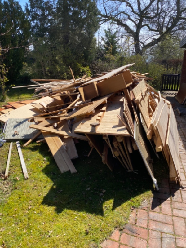 100 m2 trægulv og strøer kørsel på losseplads