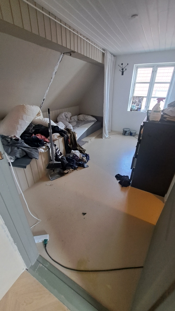 Færdigstille hus indvendig. /Finish. Ingen krav til El/vvs