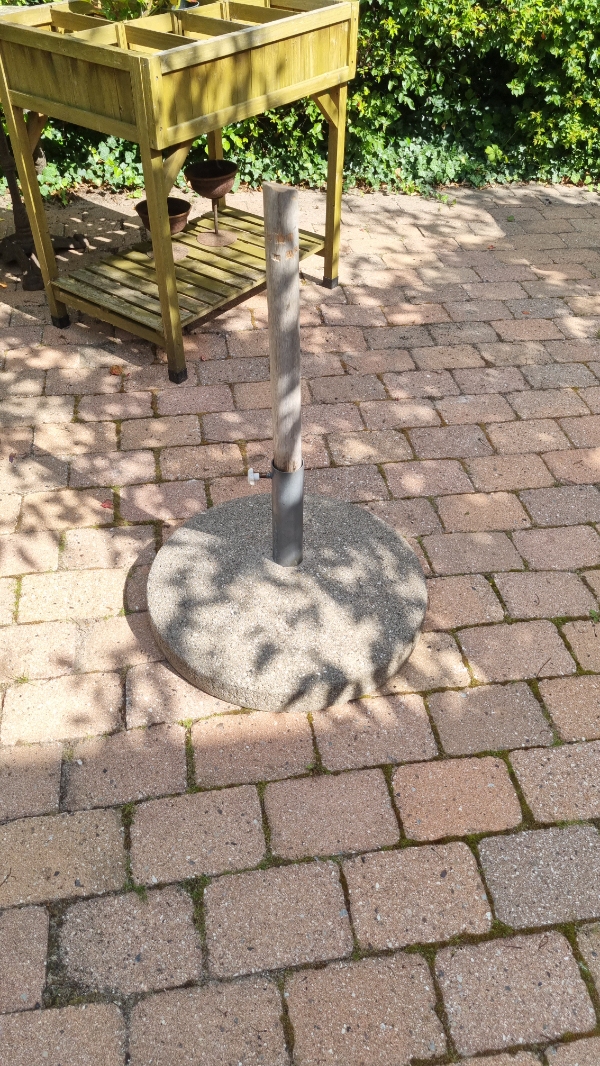 Fjernet 3 tunge parasolfødder