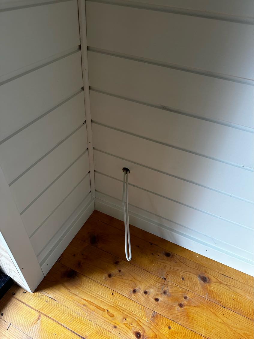 Installation af stik kontakter, radiator samt 1 stk lampe