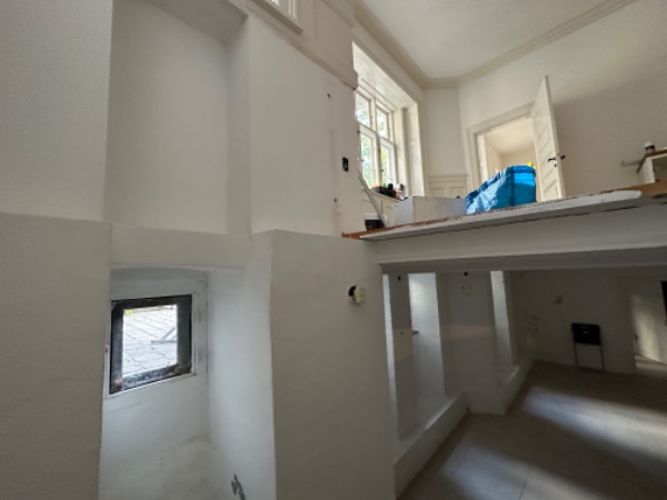 Montering af trappe og etablering af gulv