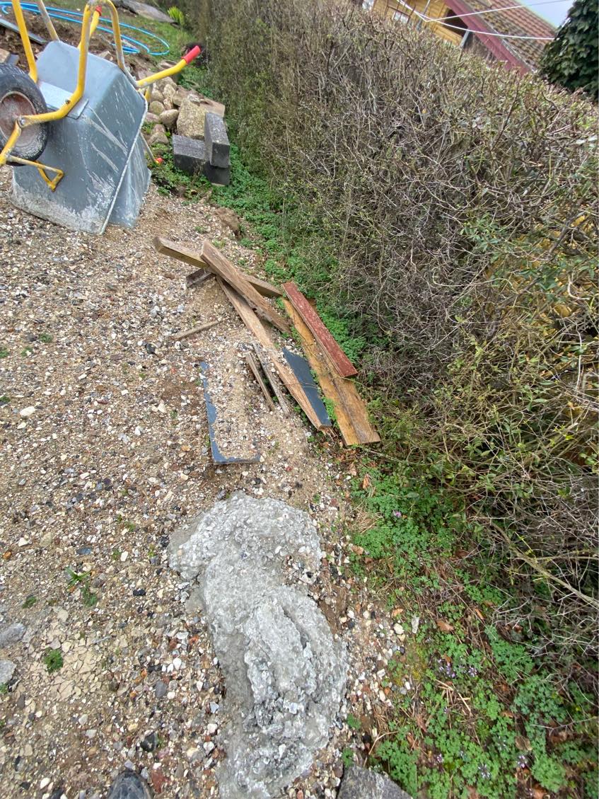 Oprydning samt bortkørsel af byggeaffald