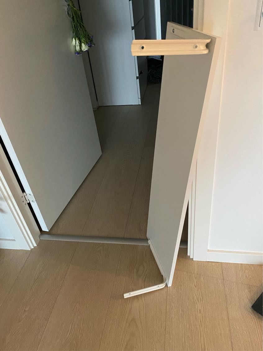 Ophæng af diverse hylder, lamper mm